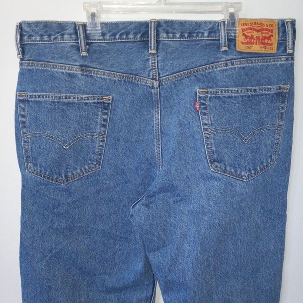 Levis 550 Relaxed Fit Straight Leg Jeans-Size 42x32-Stonewash-Red Tab-Classic - Picture 6 of 10